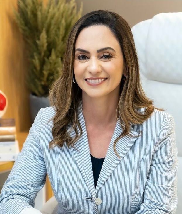 Thays Crosara  Especialista em Bruxismo e Odontologia do Sono